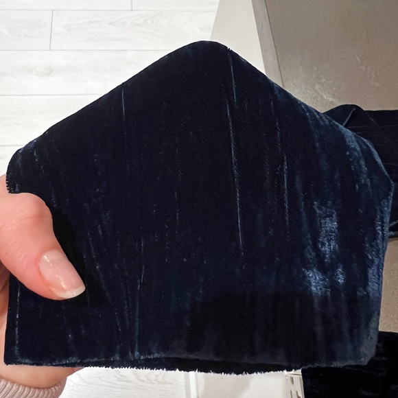 Velvet Suit- Wayf - Picture 4 of 6